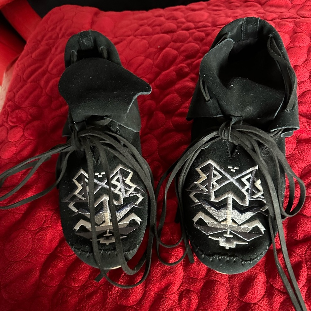 Toms women’s moccasins